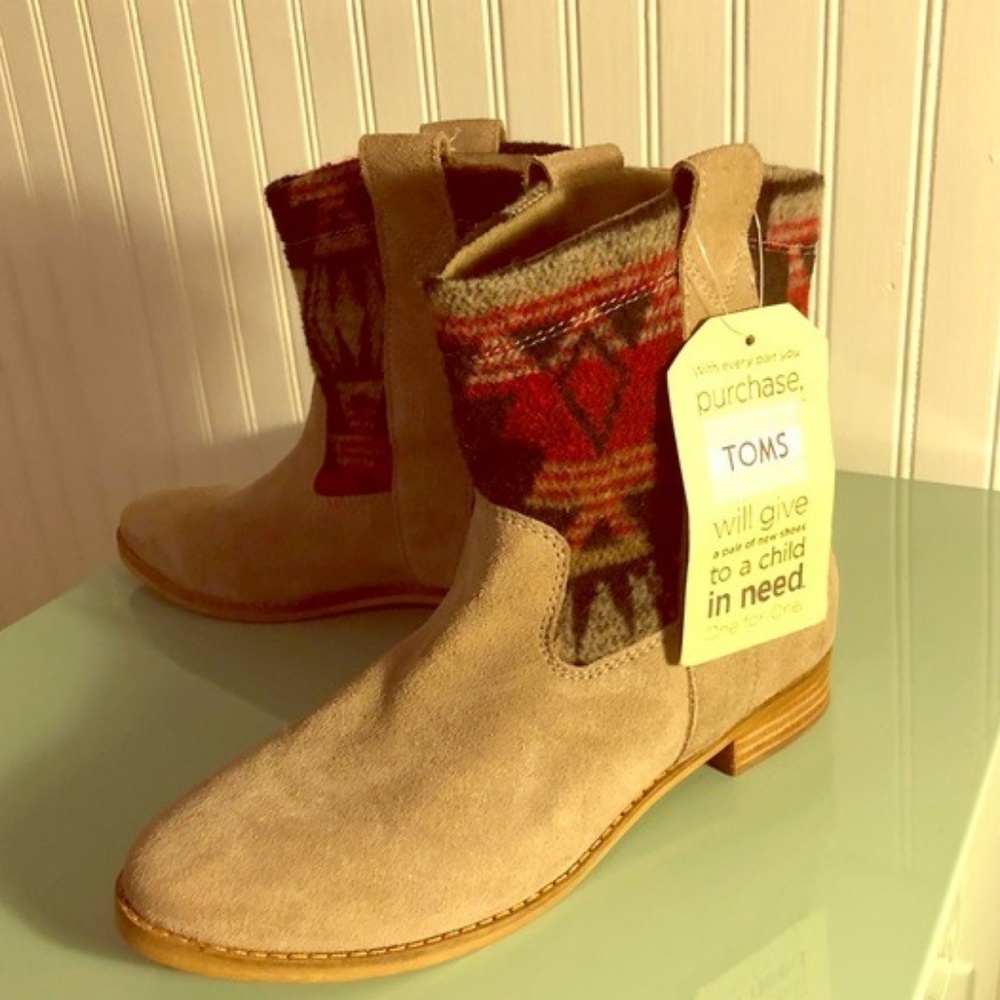 TOMS Laurel Boots- Deset Taupe Suede/Tribal Wool - Picture 2 of 8